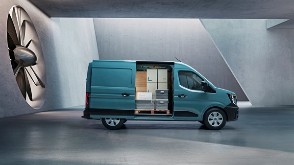 Novi Renault Master furgon uz letnju ponudu